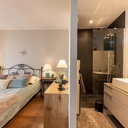 2 Private With Pool And Garden Sea View 니스